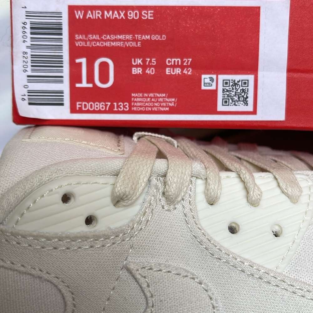 Nike WMNS Air Max 90 SE
Sail/Cashmere/Team Gold/ Sail
Women's Shoes
FD0867-133 - Picture 16 of 16